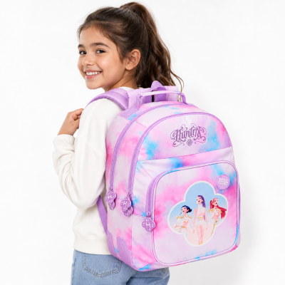 Mochila infantil lilás rosa azul com personagens animadas e texto