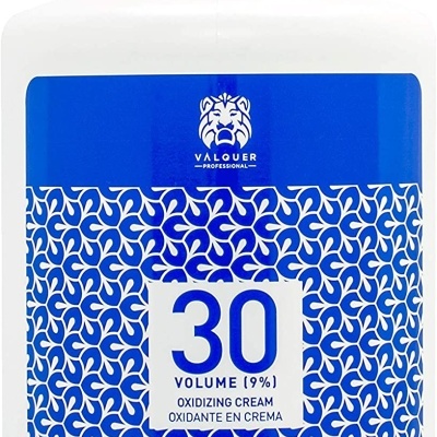 Emuls&#x00E3;o&#x20;Oxigenada&#x20;Profissional&#x20;para&#x20;Processo&#x20;de&#x20;Colora&#x00E7;&#x00E3;o&#x20;Capilar