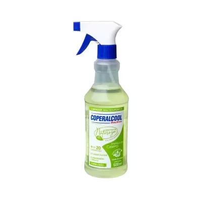 Frasco spray de plástico com líquido verde claro e etiqueta verde/ branca