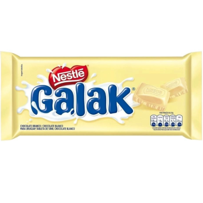 Barra de chocolate branco Nestlé Galak em embalagem amarela clara