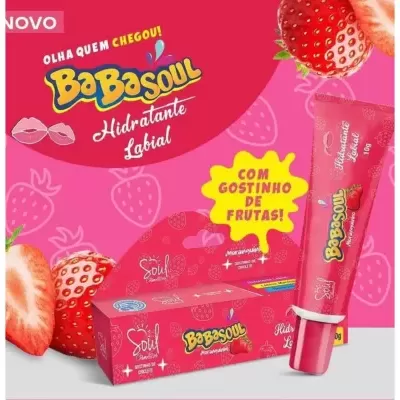 Hidratante labial Babasoul em embalagem rosa com morangos e texto em português.
