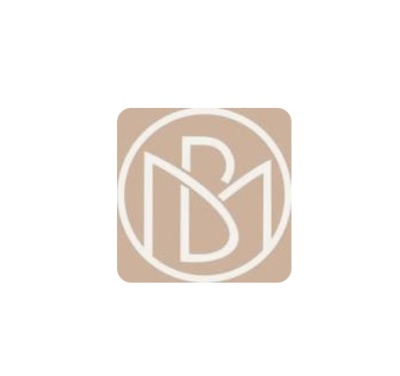 Logótipo branco BM em fundo bege com círculo e cantos arredondados