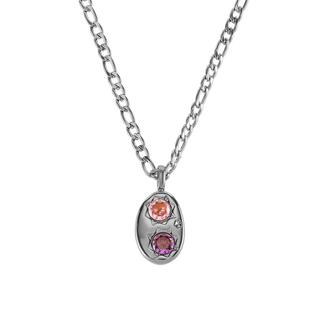 Colar prateado com pendente oval e pedras rosas e roxas