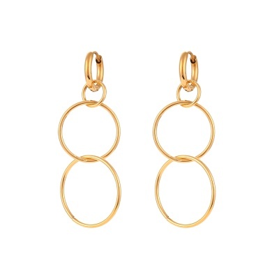 Par de brincos dourados com duas argolas interligadas