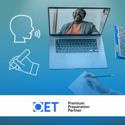 Computador portátil em videoconferência com mulher sorridente, caderno, mão escrevendo e fundo azul com texto OET