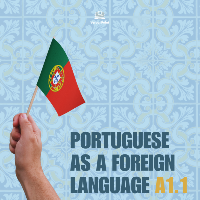 Bandeira de Portugal pequena em mão com texto de curso de língua estrangeira em fundo azul