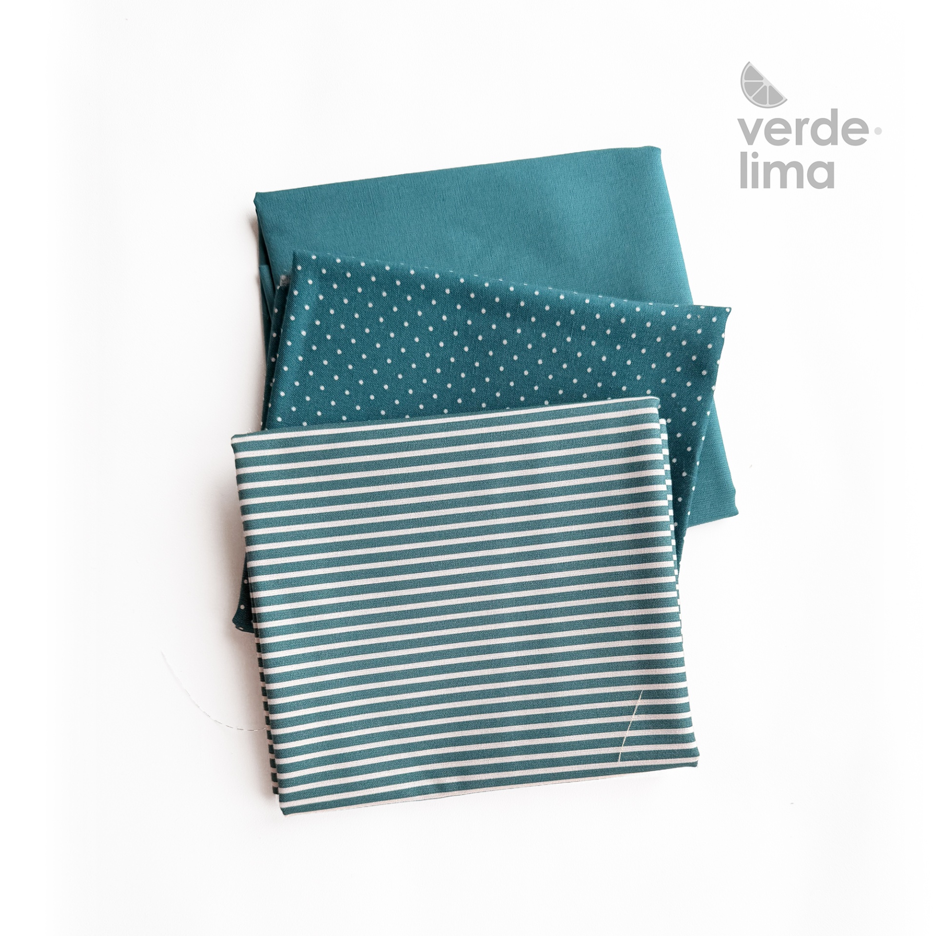 Pack de retalhos - Básicos de algodão - Azul Petróleo Pack de retalhos - Básicos de algodão - Azul Petróleo