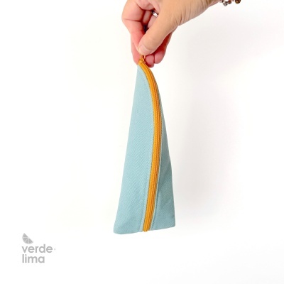 Estojo meia lua - Canvas azul