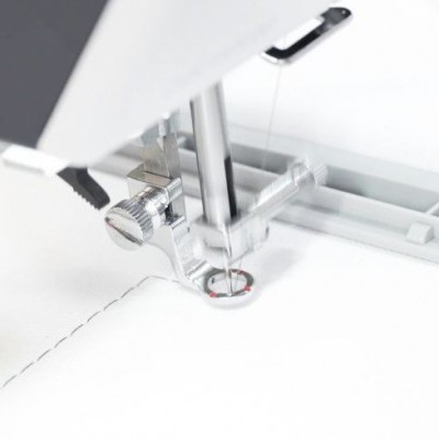 Máquina de bordar BERNETTE B70 Deco