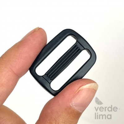 Passador de plástico