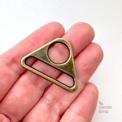 Passador triangular de 30mm
