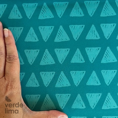 Minimate Impermeável - Triângulos fundo petróleo