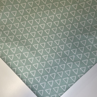 Retalho 170x150cm - Triângulos em fundo menta