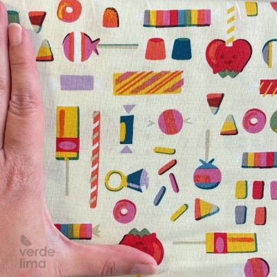 Tecido de Algodão - Tiny Treaters - Retro Candies