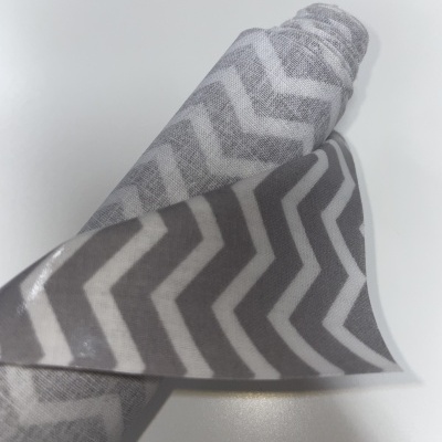 Retalho 26x112cm -Tecido Plastificado - Chevron Cinzento