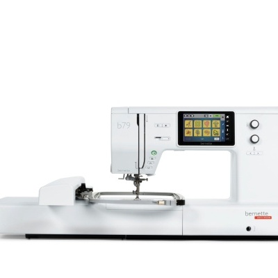 Máquina de costura e bordar BERNETTE B79