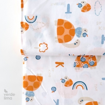 Tecido de Algodão - Animal Alphabet - Tartarugas e letras fundo branco