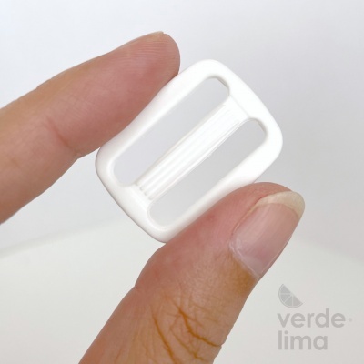 Passador de plástico