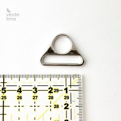 Passador triangular de 25mm