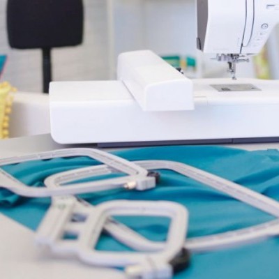 Máquina de bordar BERNETTE B70 Deco