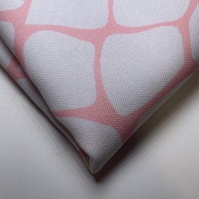 Retalho 104x119cm - Minimate Impermeável - Padrão Girafa fundo rosa