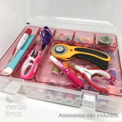 Caixa com pega e tabuleiro amovível