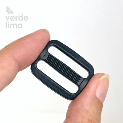 Passador de plástico