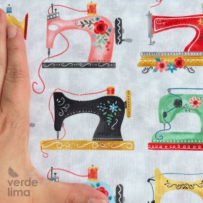 Tecido de Algodão - A stitch in time - Vintage sewing machines