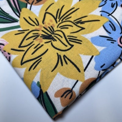 Retalho 39x150cm - Tecido de Algodão - Flores grandes com contorno