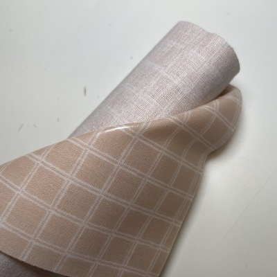 Retalho 53x140cm - Tecido Plastificado - Quadriculado rosa nude