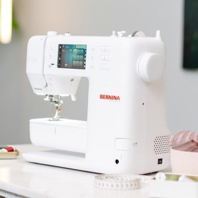 Máquina de costura BERNINA 335 (Gen.2)