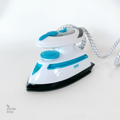 Mini Ferro de Engomar com vapor