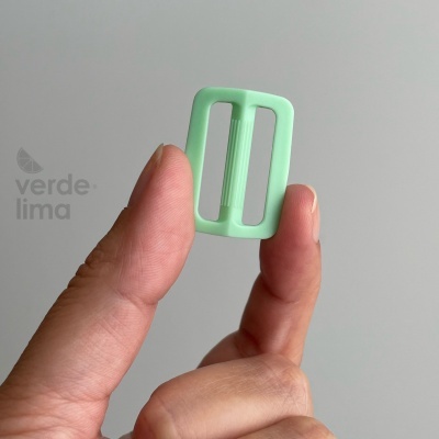 Passador de plástico