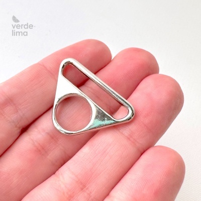 Passador triangular de 25mm