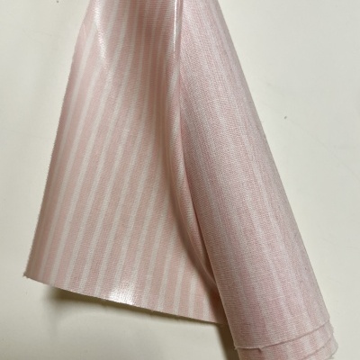 Retalho 65x140cm - TECIDO PLASTIFICADO - RISCAS ROSA CLARO - Com Defeito