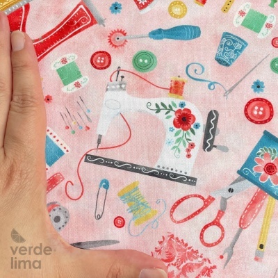 Tecido de Algodão - A stitch in time - Sew on & sew forth