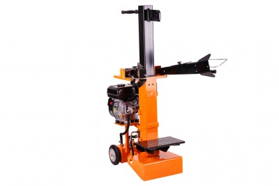 Máquina de cortar lenha vertical laranja com motor preto e rodas.