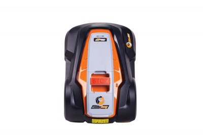 Medidor laser preto com detalhes laranja e branco, botão STOP vermelho