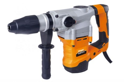 Martelo demolidor elétrico laranja e cinza com empunhadura preta.