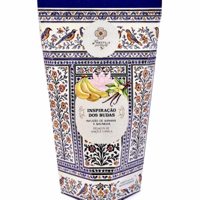 embalagem de infusão de banana e baunilha com desenhos florais e pássaros