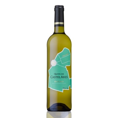 Garrafa de vinho branco Quinta dos Castelares com rótulo verde