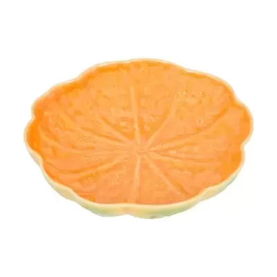 Prato cerâmico em forma de fatia de laranja de cor laranja