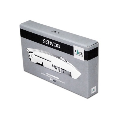 Caixa cinzenta com faca metálica e texto SERVOS e ZACK