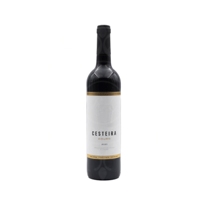Garrafa de vinho tinto Cesteira Douro 2021 com rótulo branco
