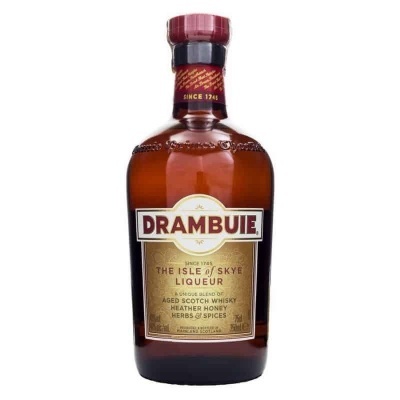 Garrafa de licor Drambuie âmbar com rótulo creme e vermelho