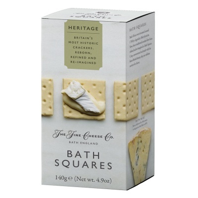 Embalagem de Bath Squares da The Fine Cheese Co. com crackers quadrados claros