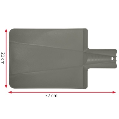 Pá cinzenta de plástico com medidas indicadas em fundo branco