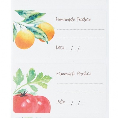 Etiqueta autocolante branca com ilustrações de frutas e legumes e texto para identificação de produtos caseiros