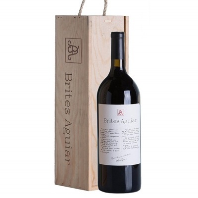 Garrafa de vinho Brites Aguiar com caixa de madeira