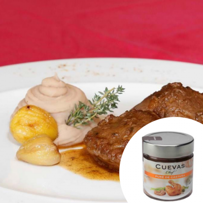 Prato com carne, puré e alho, e frasco de puré de castanha CUEVAS Chef.